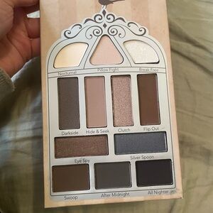 Pretty Vulgar Nightingale Eyeshadow Palette - Elegant Beige and Cream